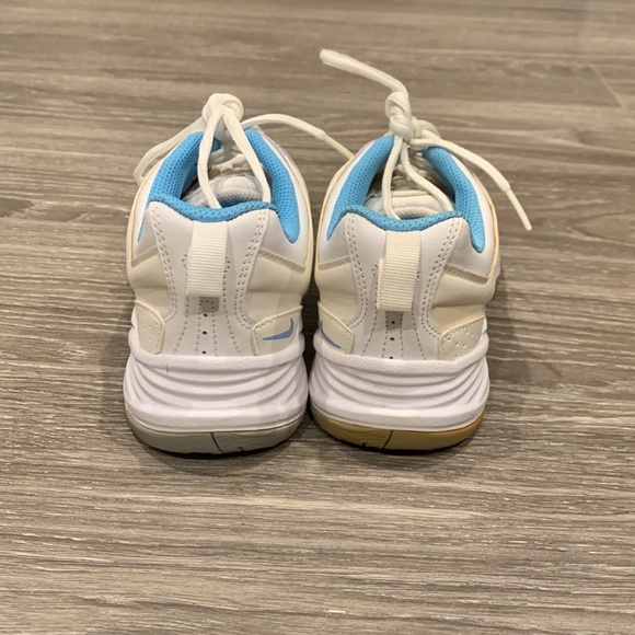 Nike T-Lite VIII Leather White/Blue Cross Trainers - Picture 3 of 5